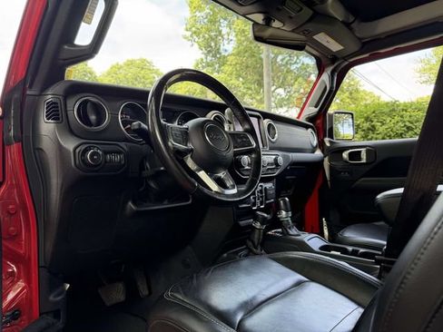 Used 2022 Jeep Wrangler Unlimited Sahara w/ LED Lighting Group AWD/4WD image 20