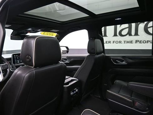 Used 2023 GMC Yukon XL SLT image 25