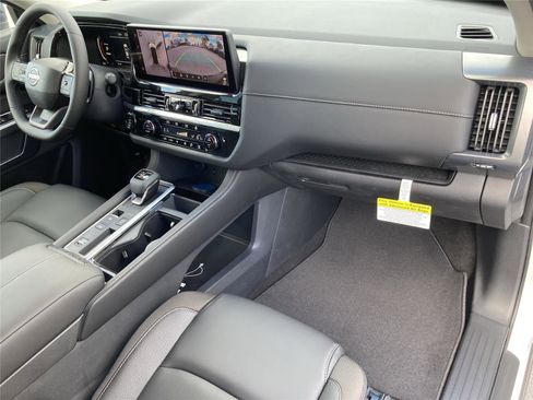 New 2026 Nissan Pathfinder SL image 33