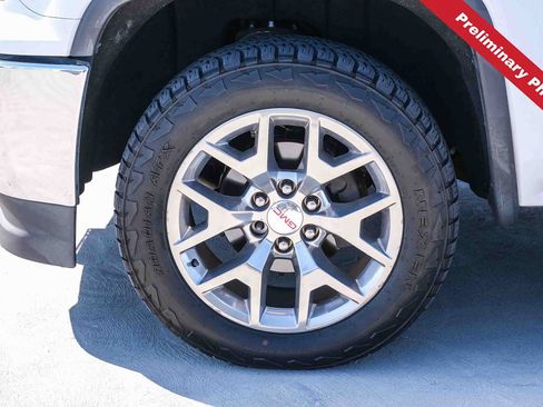 Used 2018 GMC Sierra 1500 SLT w/ SLT Premium Package AWD/4WD image 8