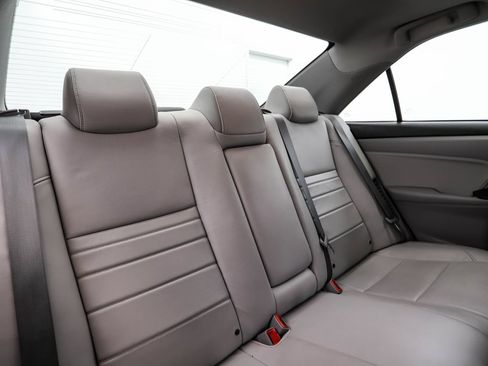 Used 2015 Toyota Camry XLE w/ Moonroof Package FWD image 27