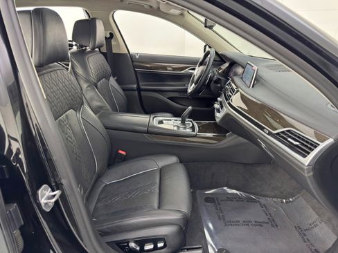 Used 2020 BMW 740i w/ Premium Package image 16