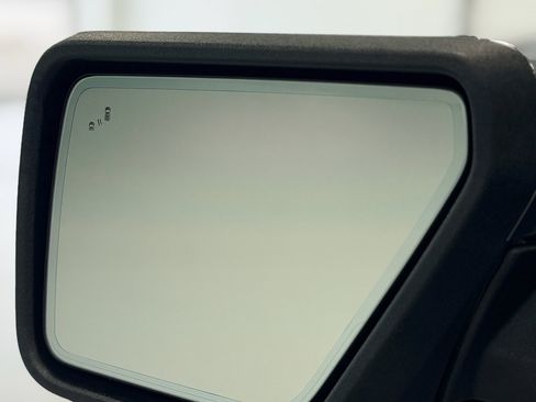 Used 2023 Ford F150 Lariat w/ Trailer Tow Package image 15