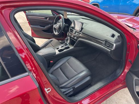Used 2018 Honda Accord Sport image 10