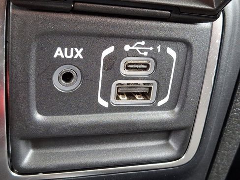 Used 2024 Jeep Gladiator Mojave w/ Convenience Group image 23