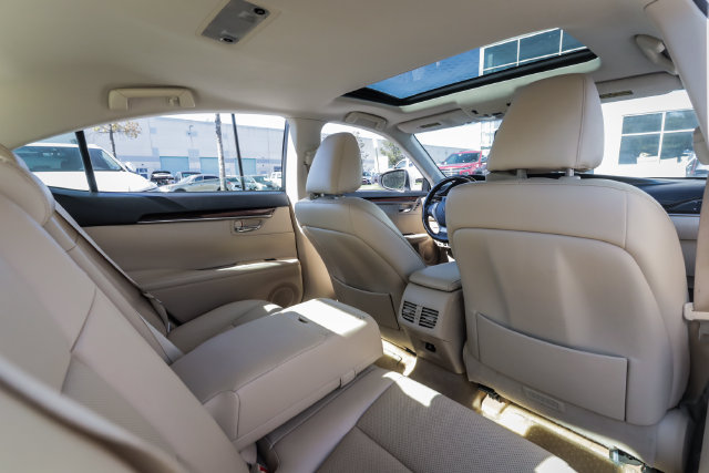 Used 2015 Lexus ES 350 w/ Luxury Package FWD image 46