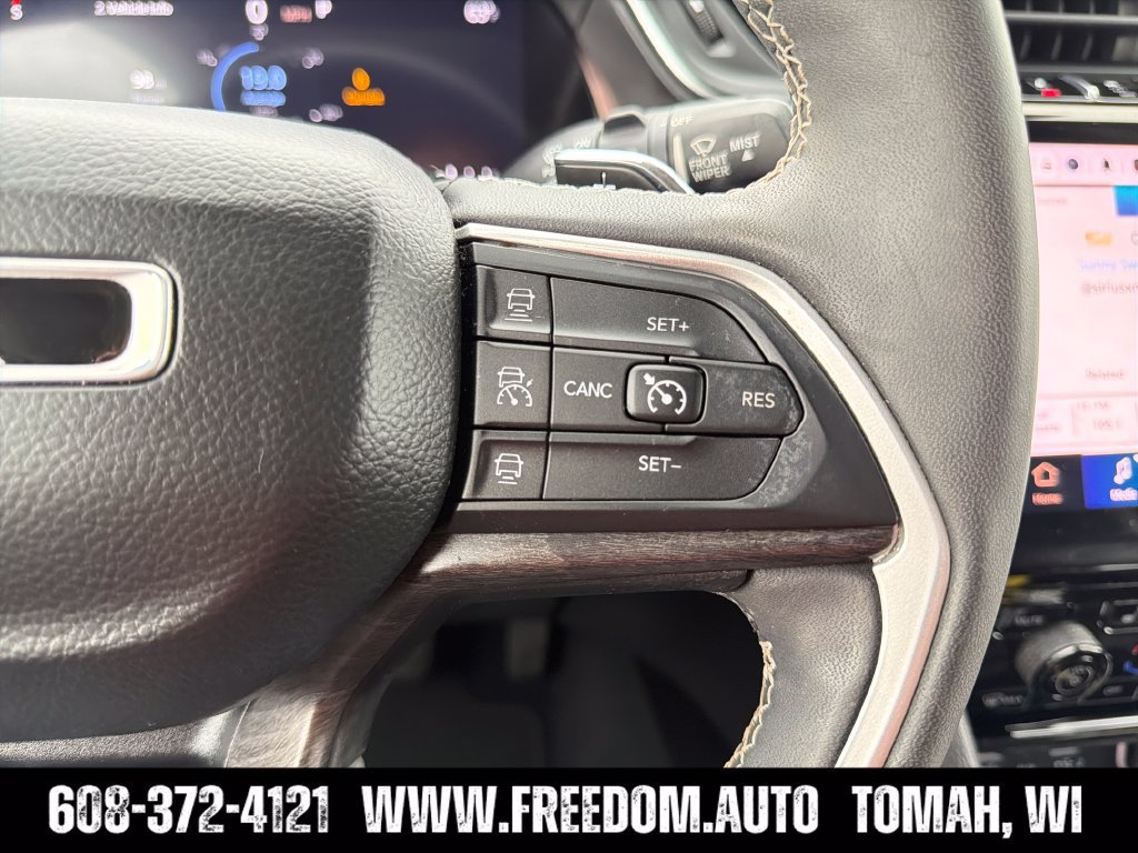 Used 2023 Jeep Grand Cherokee L Limited w/ Luxury Tech Group II AWD/4WD image 15