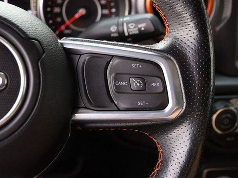 Used 2021 Jeep Gladiator Mojave AWD/4WD image 12