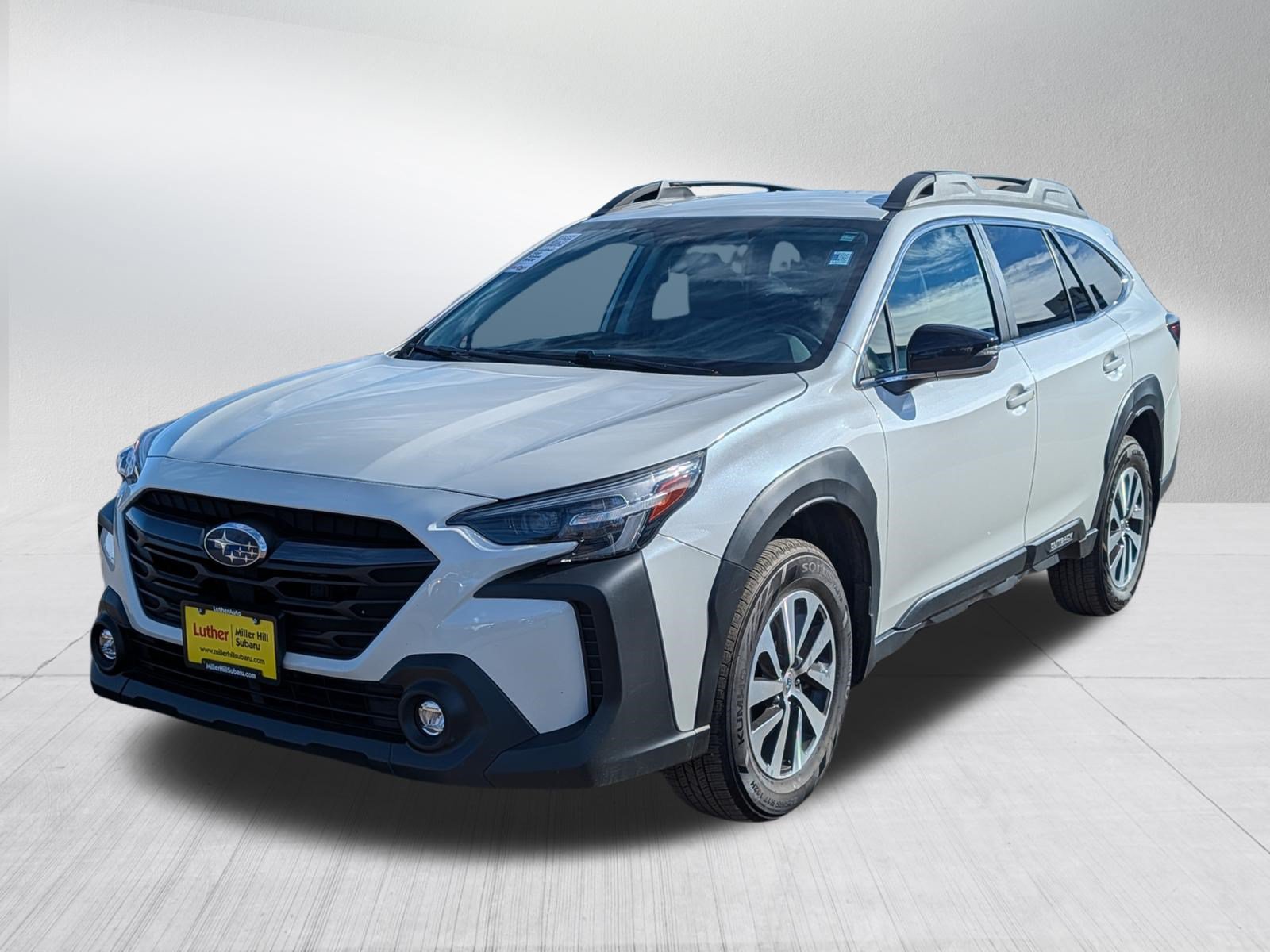 Used 2025 Subaru Outback Premium AWD/4WD image 3