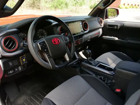 Used 2023 Toyota Tacoma TRD Sport image 2