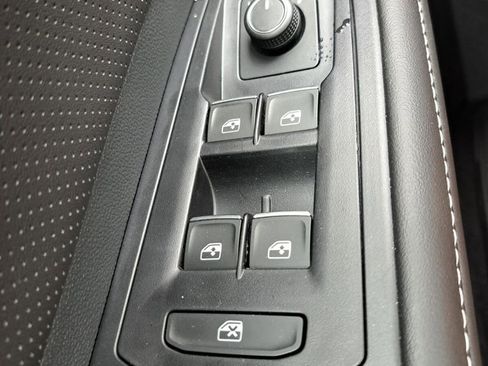 Used 2026 Volkswagen Atlas SE FWD image 16
