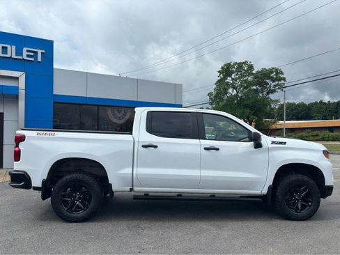 Used 2024 Chevrolet Silverado 1500 Custom Trail Boss w/ LPO, Dark Essentials Package AWD/4WD image 13