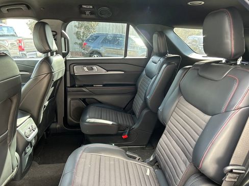 Certified 2025 Ford Explorer ST-Line w/ Premium Package image 13