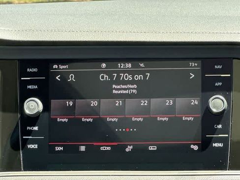 Used 2021 Volkswagen Jetta SEL Premium FWD image 12