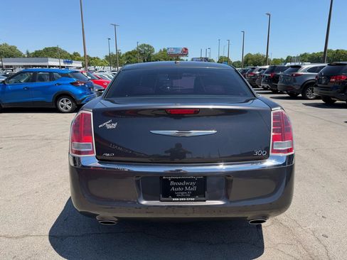 Used 2013 Chrysler 300 AWD w/ Driver Convenience Group image 4