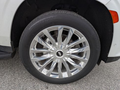 Certified 2023 Cadillac Escalade Premium Luxury image 12