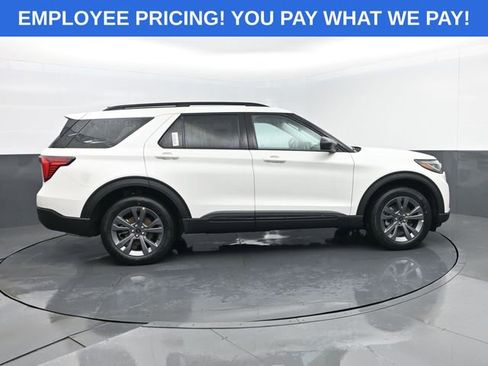 New 2026 Ford Explorer Active w/ Active Comfort Package AWD/4WD image 4
