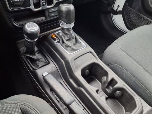 Used 2023 Jeep Gladiator Sport image 13