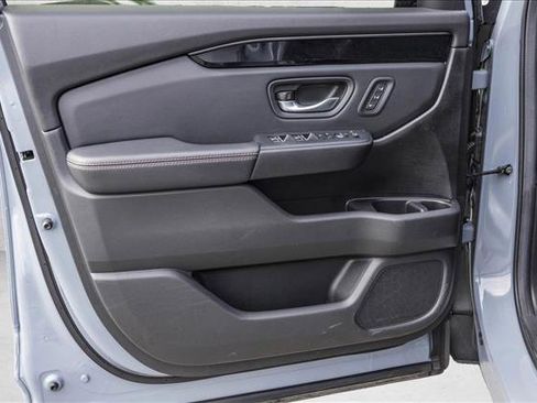 Used 2024 Honda Pilot TrailSport image 12