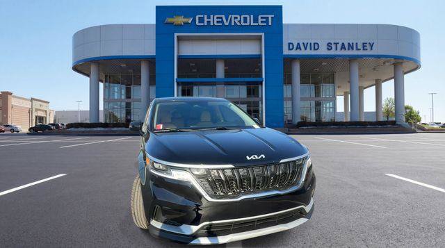 Used 2024 Kia Carnival LX FWD image 3