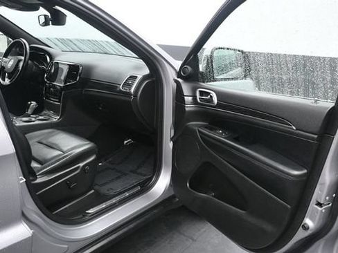 Used 2020 Jeep Grand Cherokee Limited AWD/4WD image 12