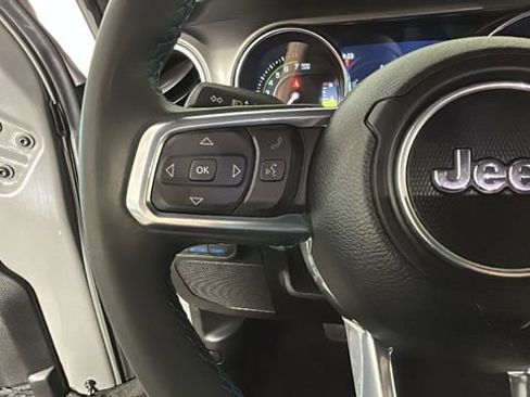 Used 2023 Jeep Wrangler Unlimited Rubicon 4xe AWD/4WD image 15