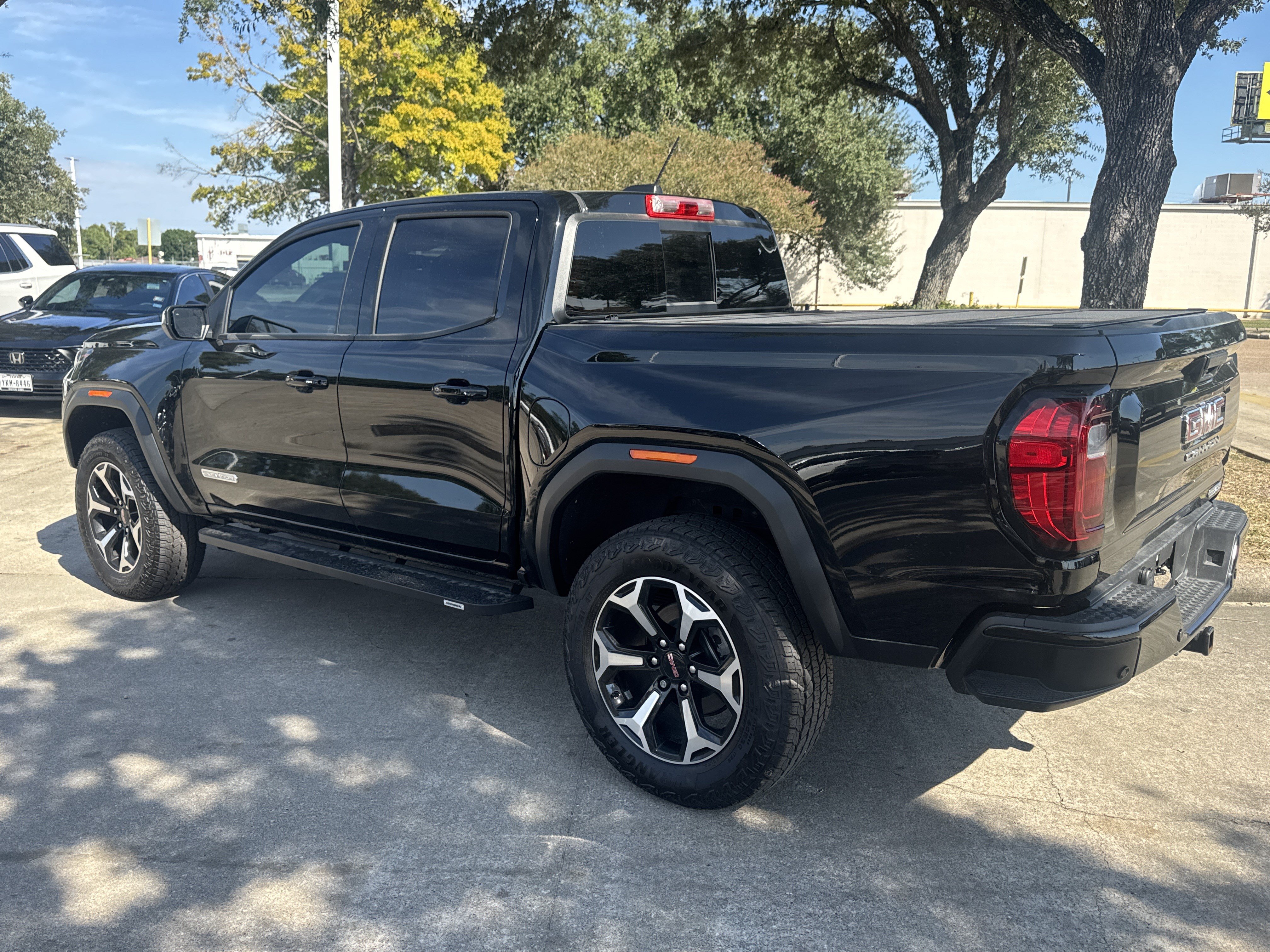 Used 2024 GMC Canyon Elevation w/ Elevation Premium Package RWD image 10