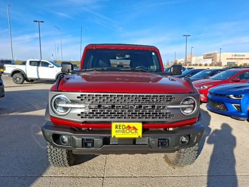 Used 2022 Ford Bronco Badlands image 2