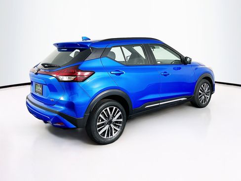 Used 2024 Nissan Kicks SR image 9