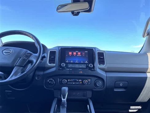 Used 2022 Nissan Frontier SV image 28