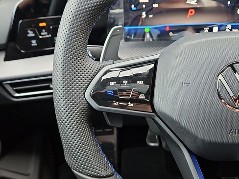 New 2026 Volkswagen Golf image 17