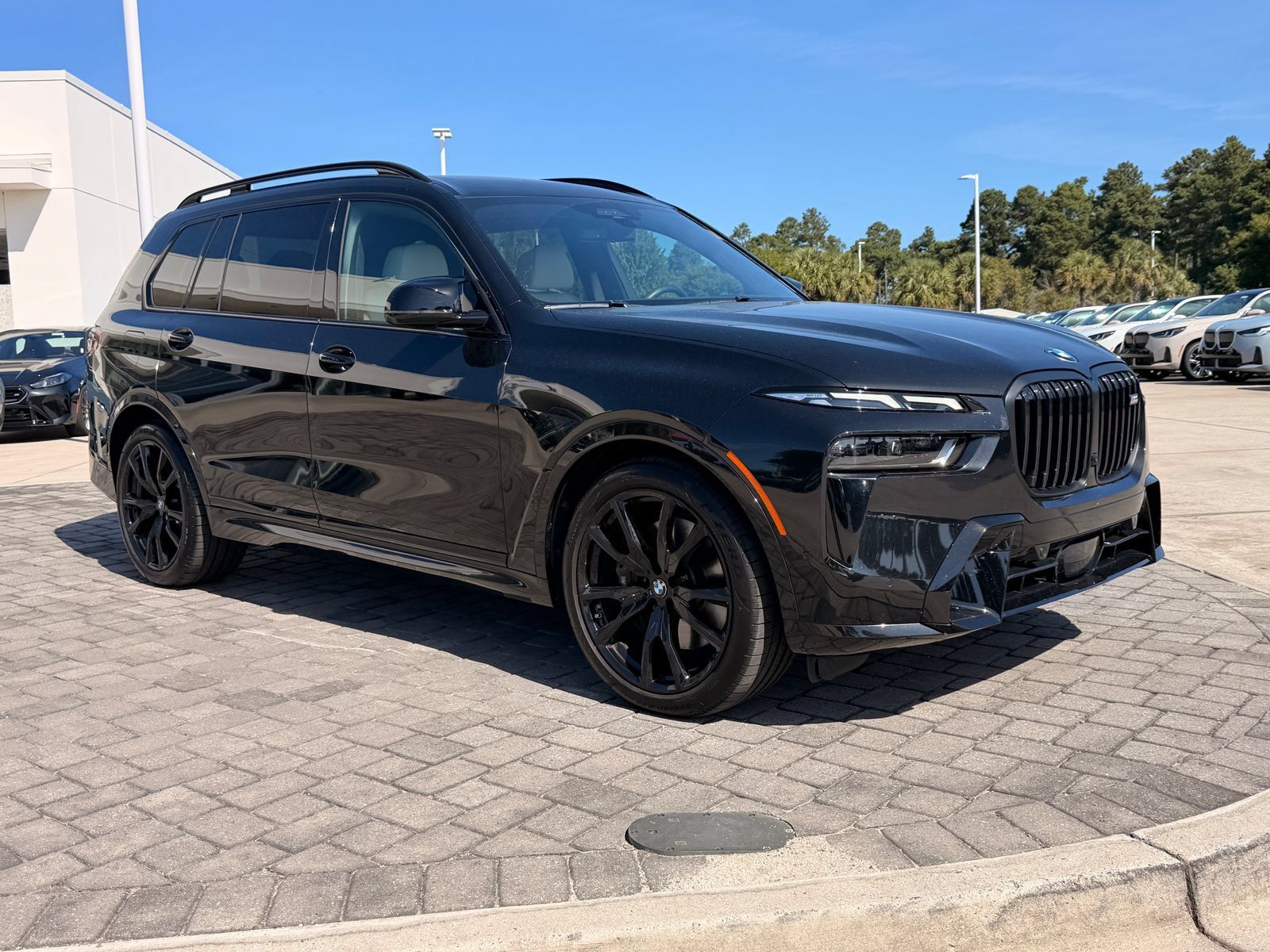 Used 2025 BMW X7 M60i AWD/4WD image 7