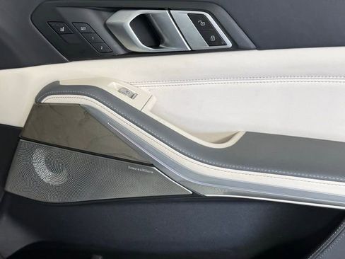 Used 2024 BMW ALPINA XB7 image 28