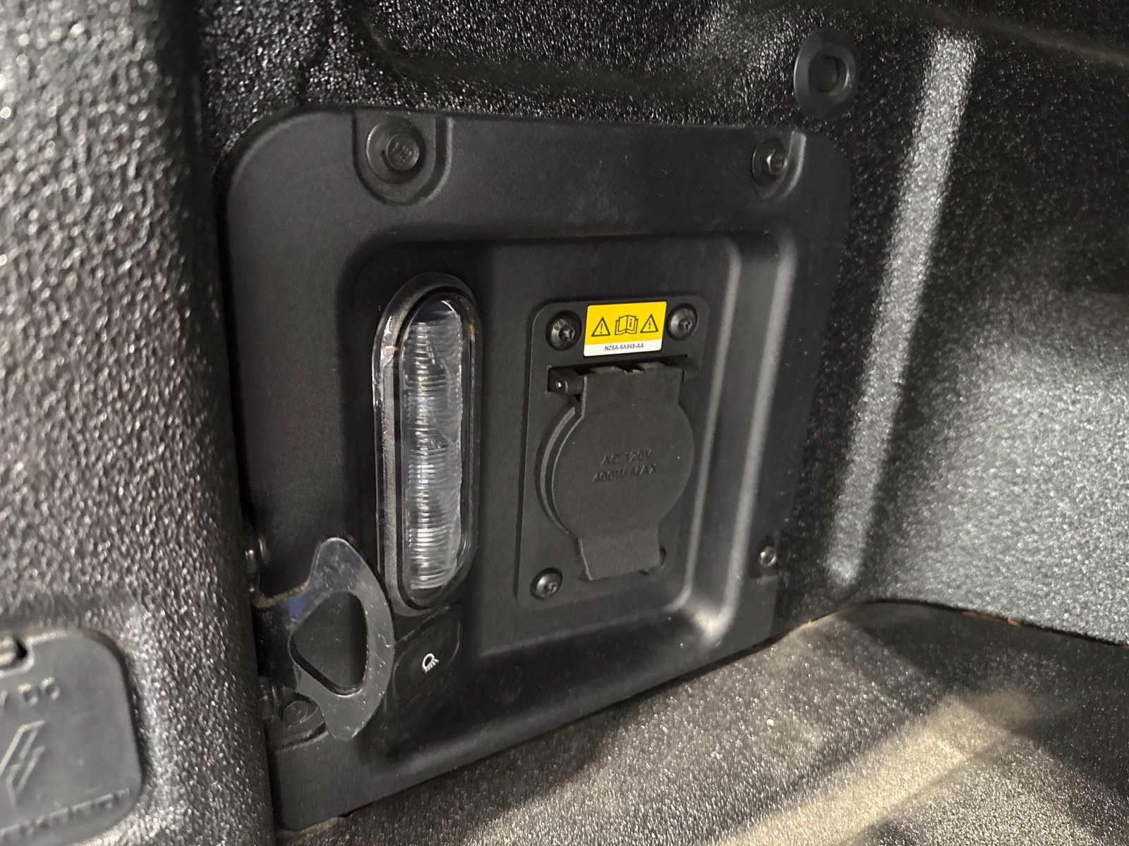 Used 2024 Ford Maverick Lariat AWD/4WD image 11