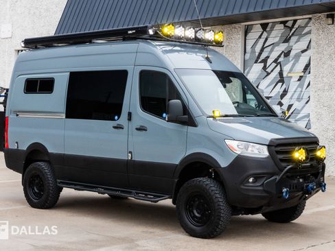 Used 2022 Mercedes-Benz Sprinter 2500 image 22