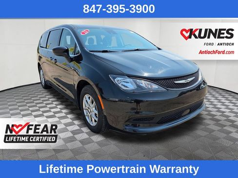 Used 2023 Chrysler Voyager LX FWD image 1