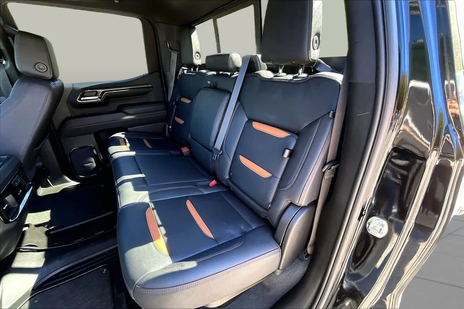 Used 2023 GMC Sierra 1500 AT4 w/ AT4 Premium Package AWD/4WD image 21