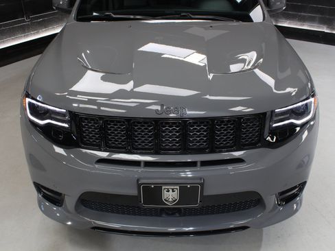 Used 2020 Jeep Grand Cherokee SRT AWD/4WD image 9