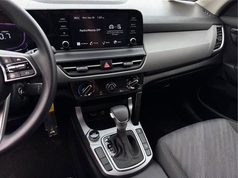 Used 2024 Kia Seltos LX image 19