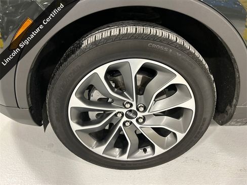 Certified 2023 Lincoln Nautilus Reserve image 8