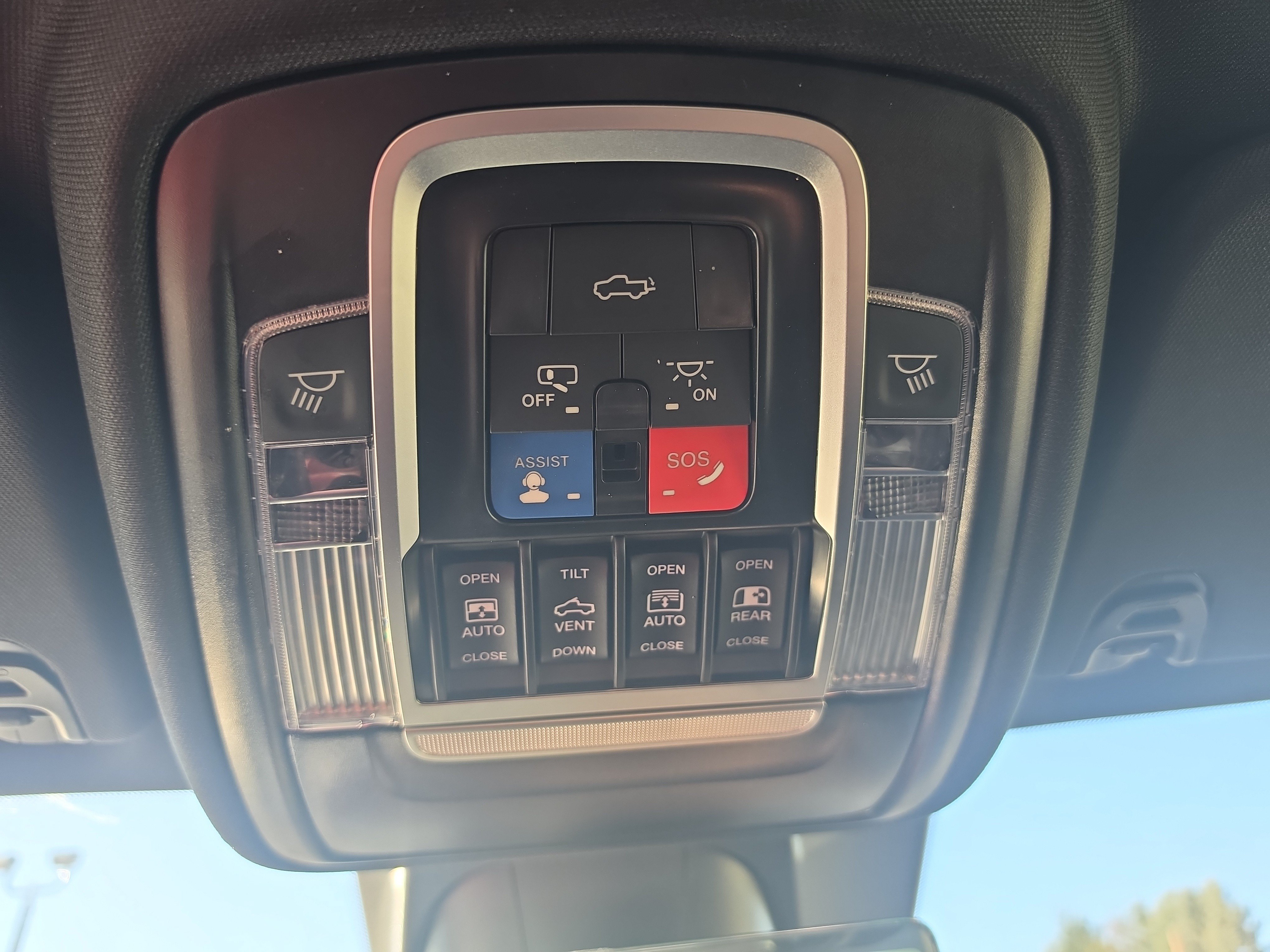 Used 2024 RAM 1500 Limited AWD/4WD image 38