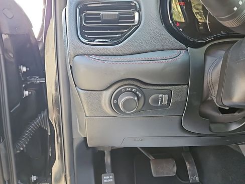 Used 2025 Dodge Durango GT image 22