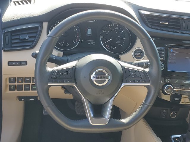 Used 2017 Nissan Rogue SL w/ SL Premium Package FWD image 12