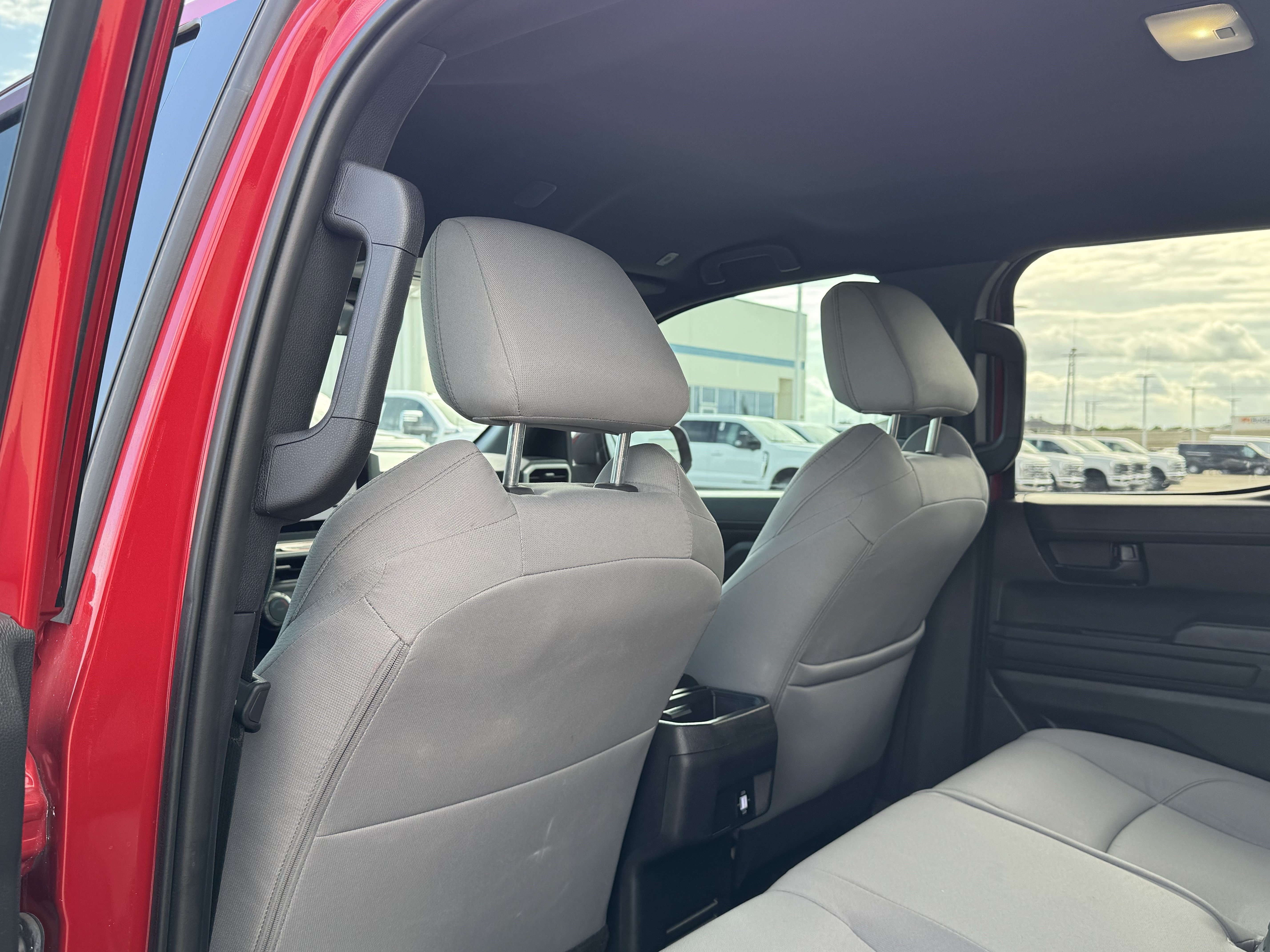 Used 2025 Toyota Tacoma SR5 AWD/4WD image 18