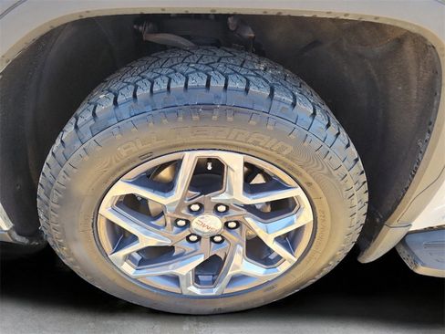 Used 2023 GMC Sierra 1500 SLT w/ SLT Convenience Package image 25