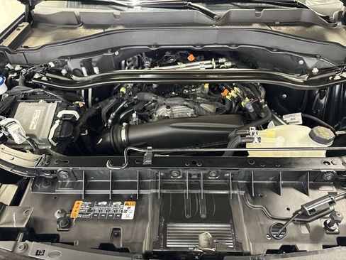 Used 2025 Ford Explorer ST-Line AWD/4WD image 33