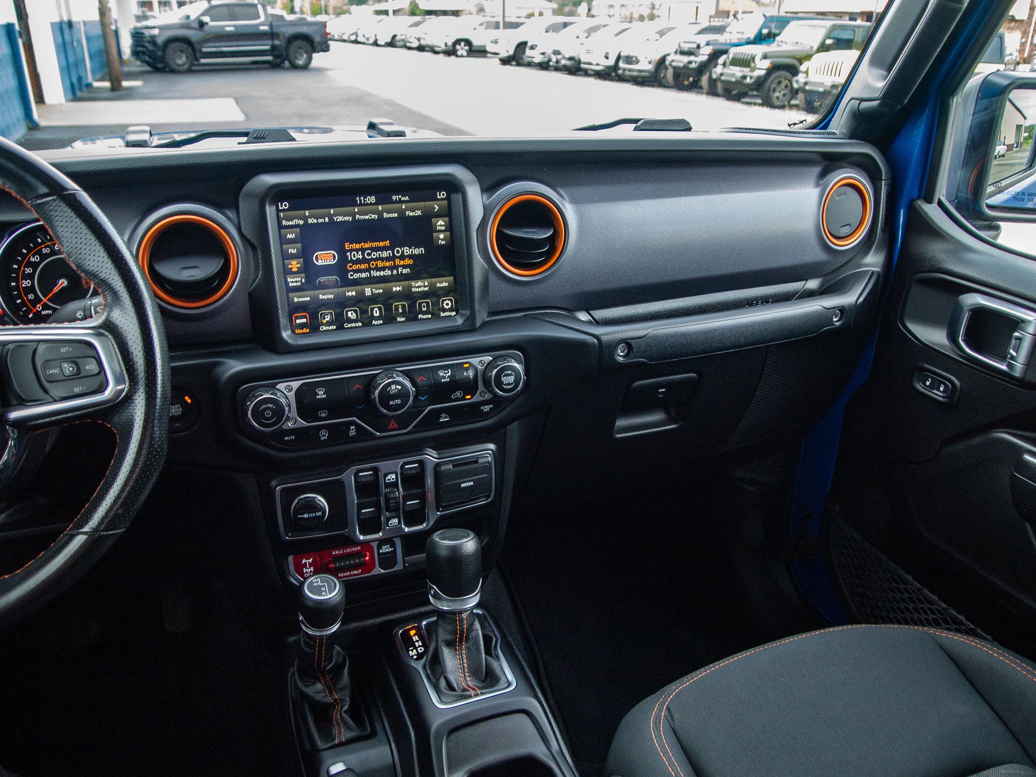 Used 2023 Jeep Gladiator Mojave AWD/4WD image 15