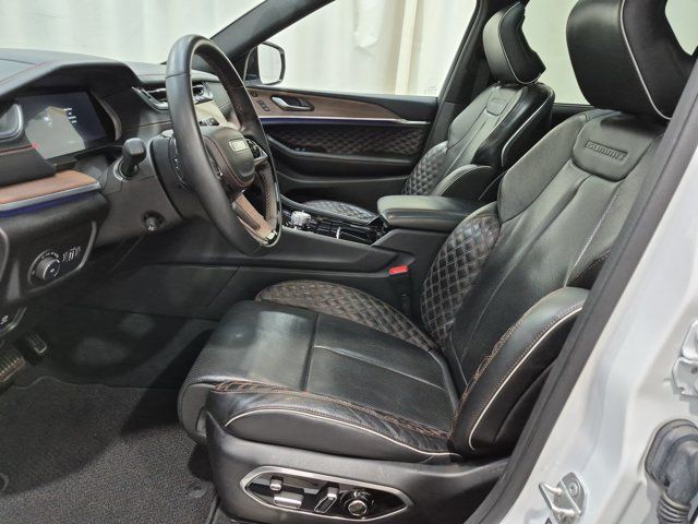 Used 2023 Jeep Grand Cherokee L Summit w/ Advanced Protech Group IV AWD/4WD image 12