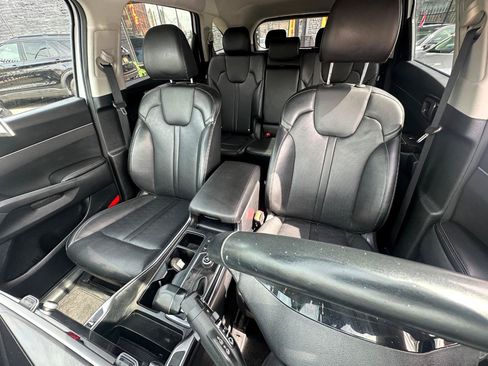 Used 2024 Kia Sorento S FWD image 22