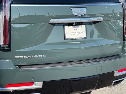 New 2026 Cadillac Escalade Luxury w/ LPO, Radiant Package image 8